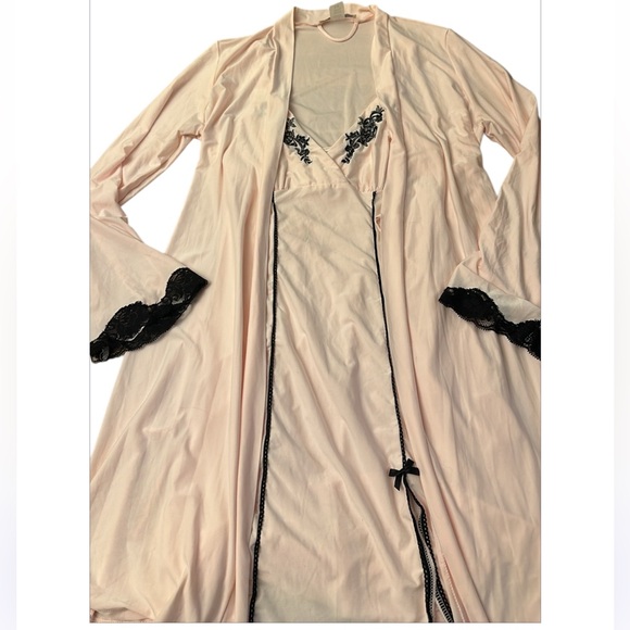 california dynasty Other - CALIFORNIA DYNASTY ⭐️ SLEEPWEAR SET